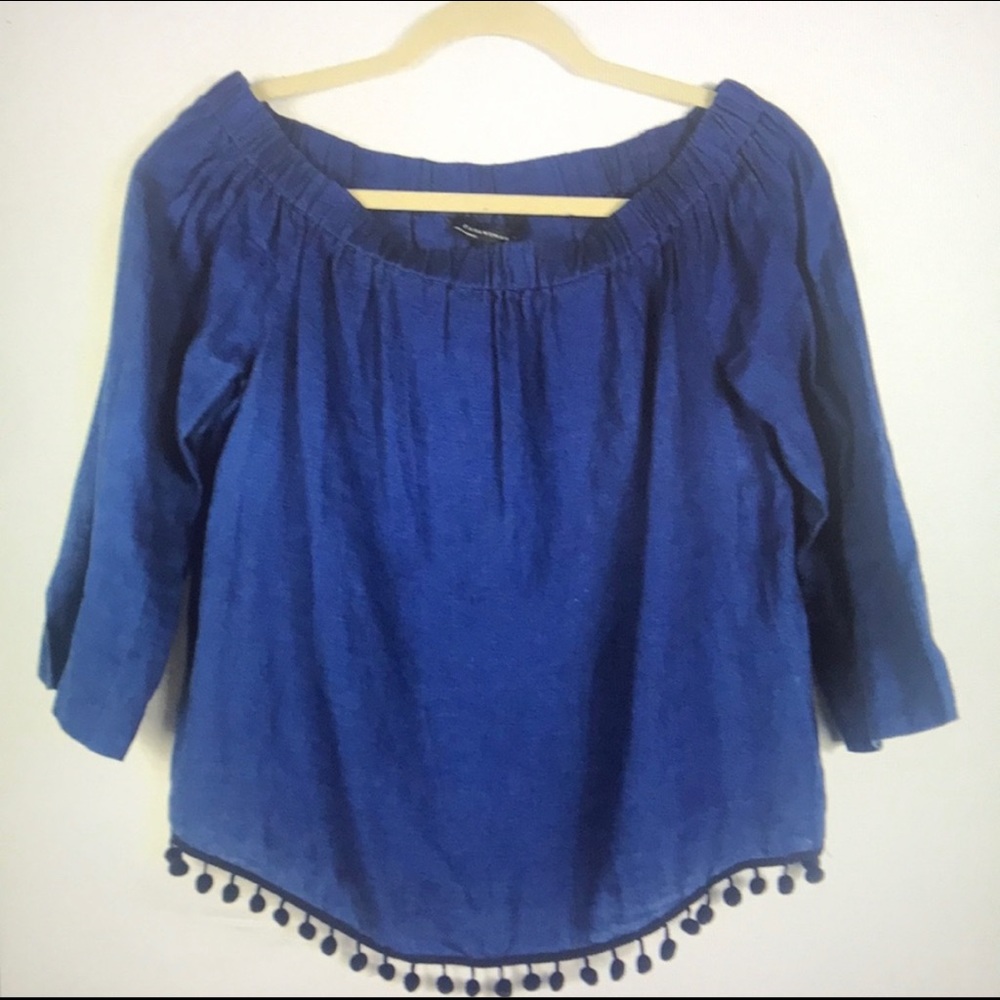Zara off the shoulder linen blue top. Super cute for Fall! Size XS Extra Small